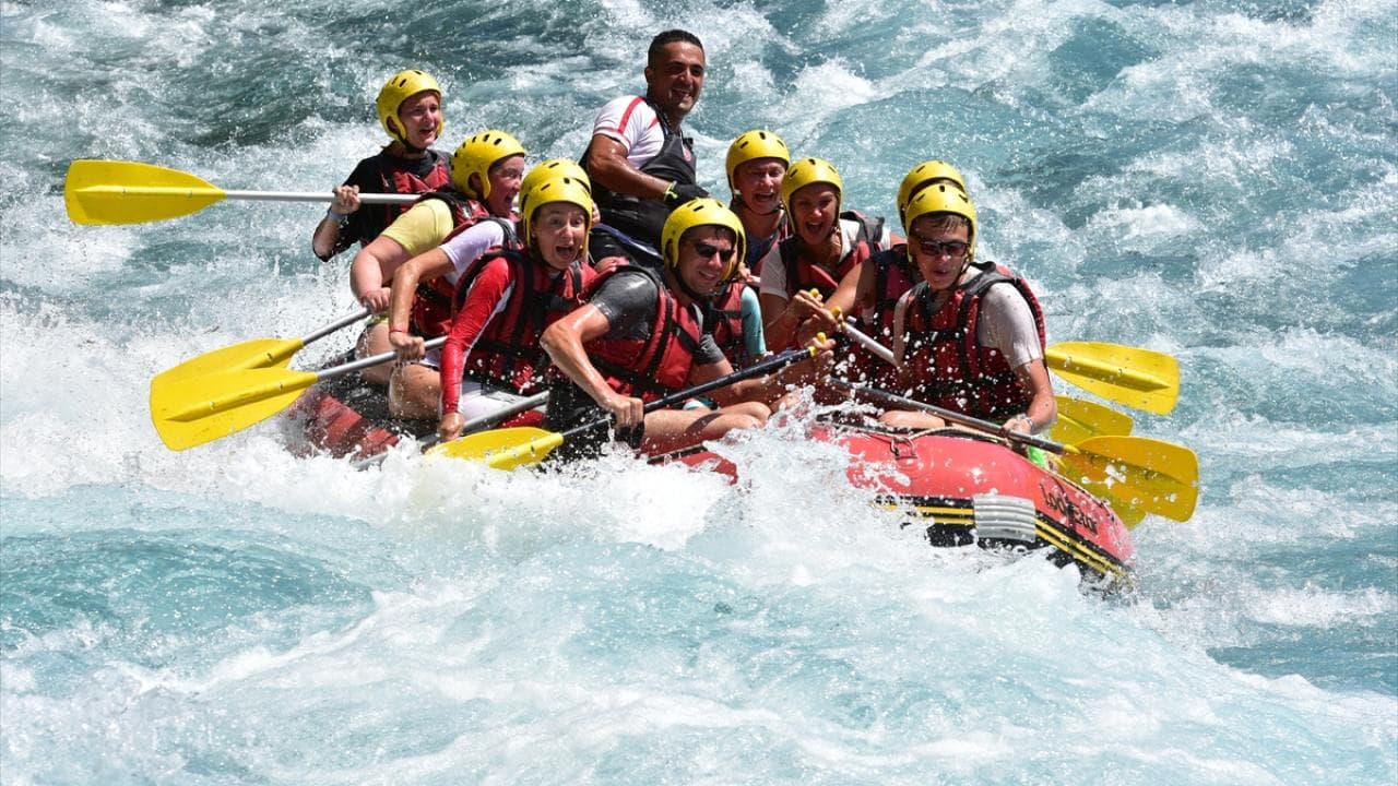 The ultimate guide to adventure tourism in Canada: Extreme sports, wildlife, and sustainable stays